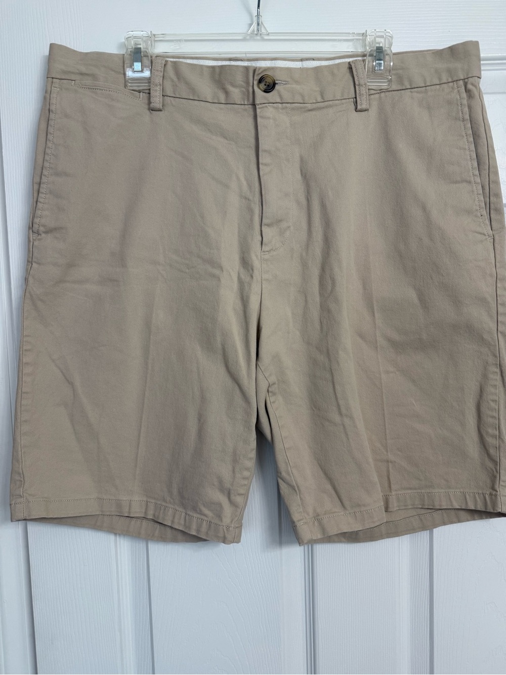 Old Navy Men's Flat-Front Shorts in Beige